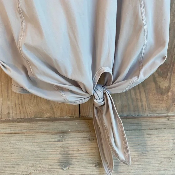 Lululemon Athletica Grey Call it a Tie Tank Top Shirt Women’s size 10 - Picture 2 of 7